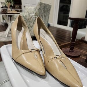 Nine West Women's Tan Heels